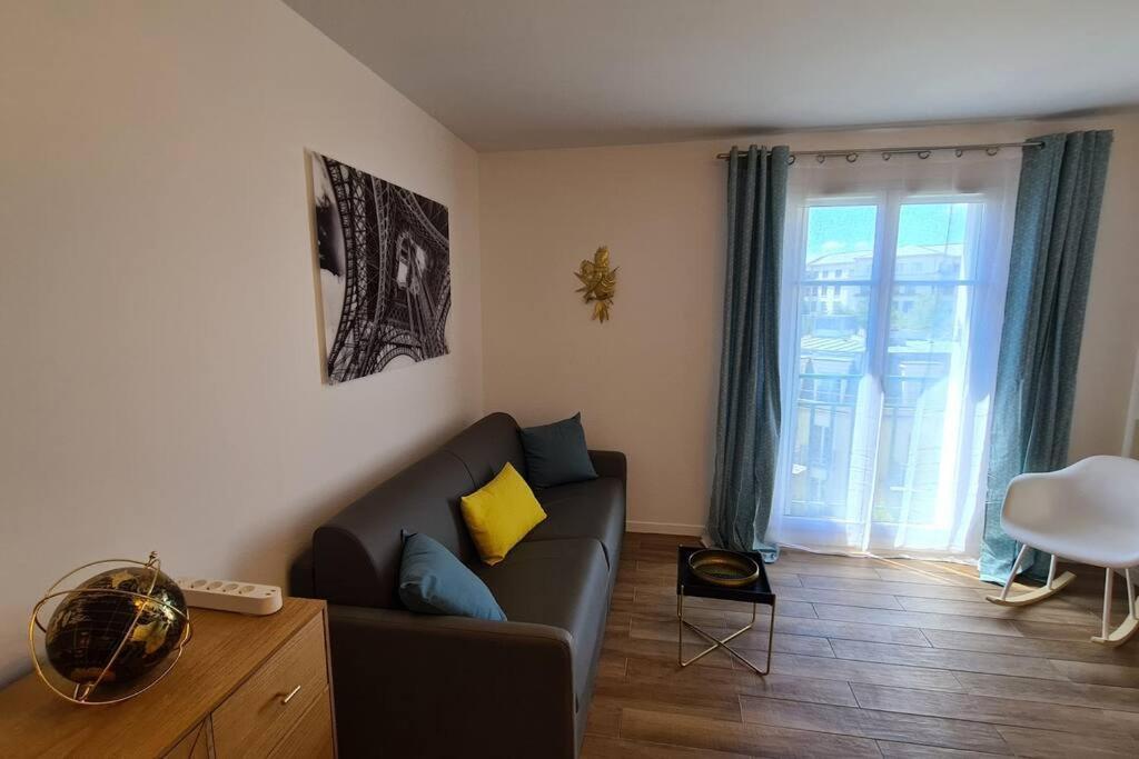 Appt 80M², 13 P, Disneyland, Fibre, 2 Parkings Chessy  Exterior photo